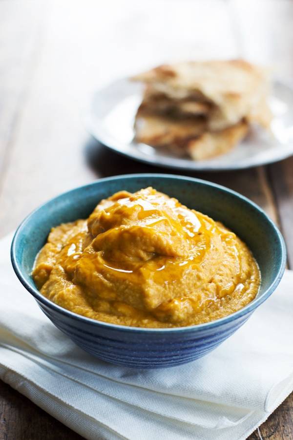 Roasted Garlic & Rosemary Pumpkin Hummus - Pinch of Yum