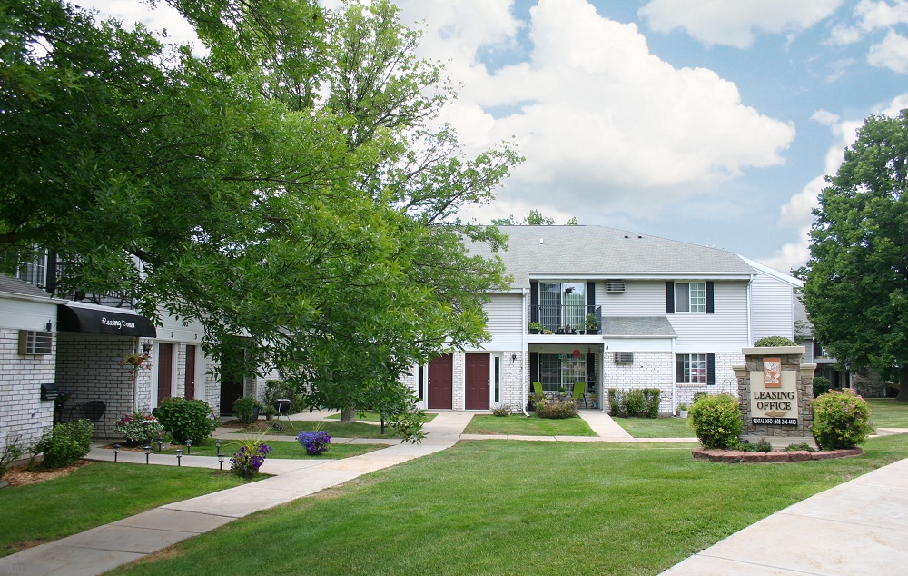 https://www.madisonapartmentliving.com/images/serialized/19806_l.jpg