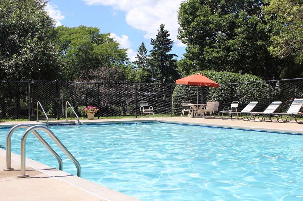 Village Green East Apartments Madison Apartment Living