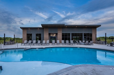 Vista Apartments - Clubhouse & Pool