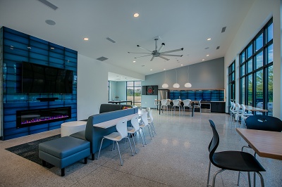 Vista Apartments - Clubhouse - Community Room