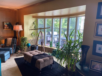 Exclusive 3 Bedroom Lakefront Apartment