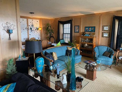Exclusive 3 Bedroom Lakefront Apartment