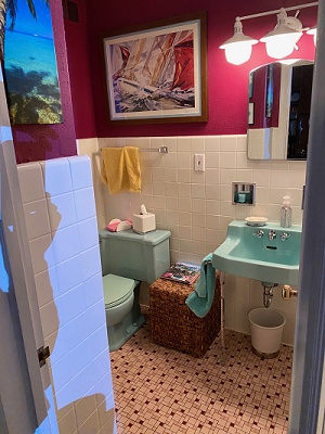 Exclusive 3 Bedroom Lakefront Apartment
